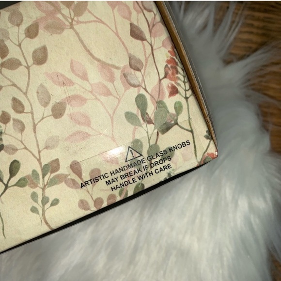 NWT Alex & Zoe Set of 4 boho drawer knobs cabinet pulls replacement hardware - Picture 2 of 5